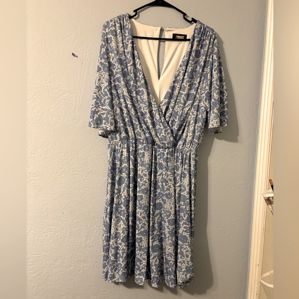 Xl alexia admor blue and white floral dress